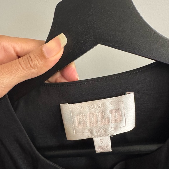 Revolve Stone Cold Fox Top - Picture 2 of 3